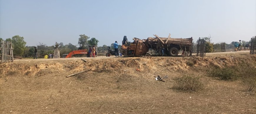 खूंटी में हाईवा और ट्रक की सीधी भिड़ंत में चार की मौत