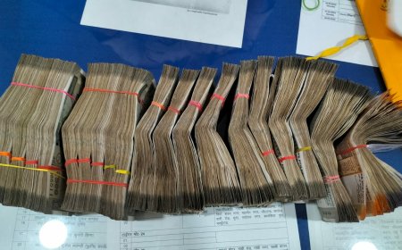 धनबाद में वाहन जांच के दौरान 12 लाख रुपये बरामद