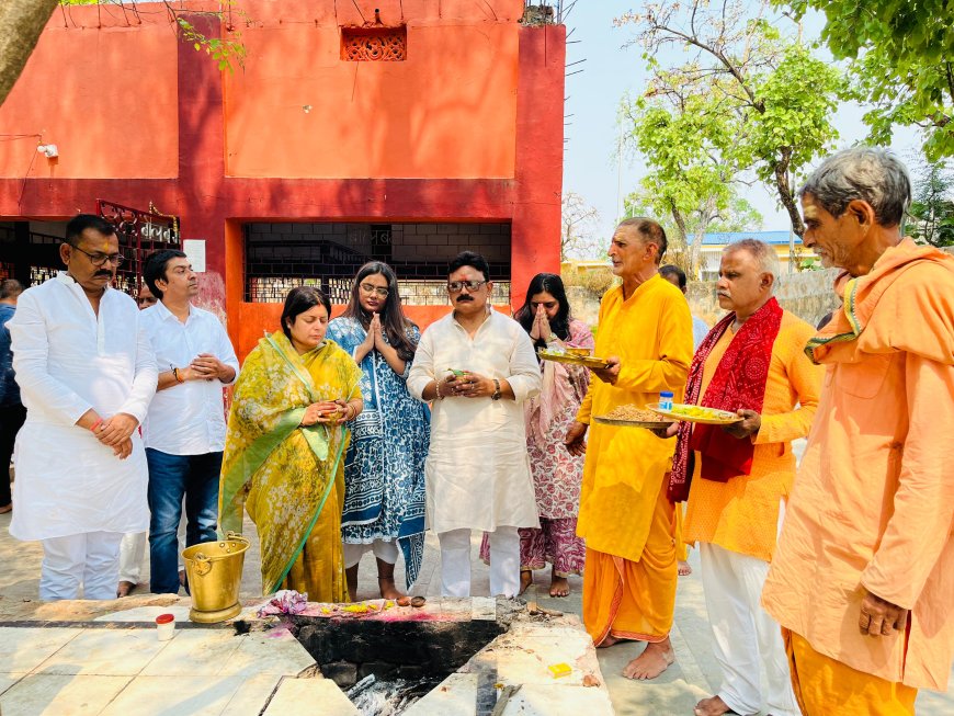 मंत्री ने बाबा खोनहर नाथ मंदिर में सपरिवार की पूजा अर्चना