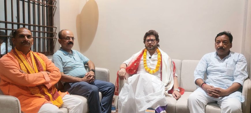 श्री रामलला के ड्रेस डिजाइनर मनीष त्रिपाठी पहुंचे श्री बंशीधर नगर, कहा भगवान जैसा चाहेंगे वह देखने को आगे मिलेगा