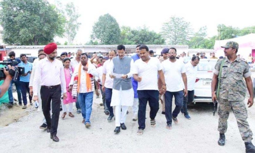 केंद्रीय मंत्री संजय सेठ ने रांची रेल मंडल में चल रही रेल परियोजनाओं की समीक्षा की