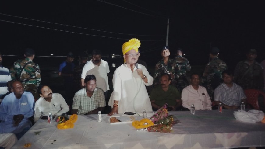 मंत्री ने किया 82 हाई मास्ट लाइट का उद्घाटन, जगमग हुआ गढ़वा