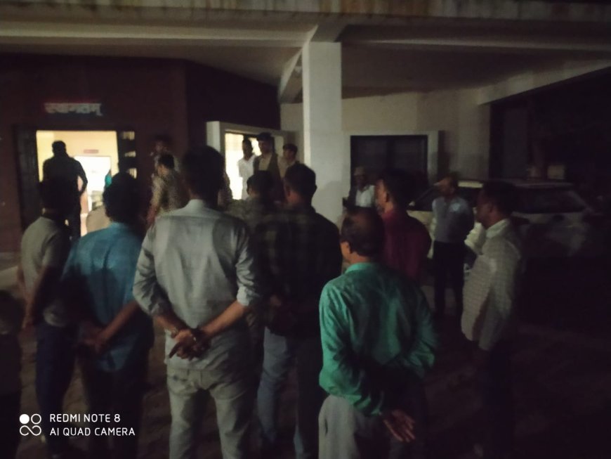 मेराल में फ्लाईओवर निर्माण कार्य के दौरान गोलीबारी करने वाले एक युवक को कामगारों ने दबोचा
