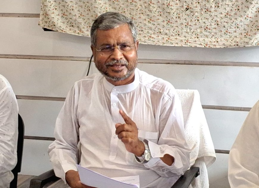 घुसपैठियों की गोद में बैठकर झारखंड के गरीब आदिवासियों के अस्तित्व की बलि चढ़ा रहे हैं मुख्यमंत्री : बाबूलाल मरांडी