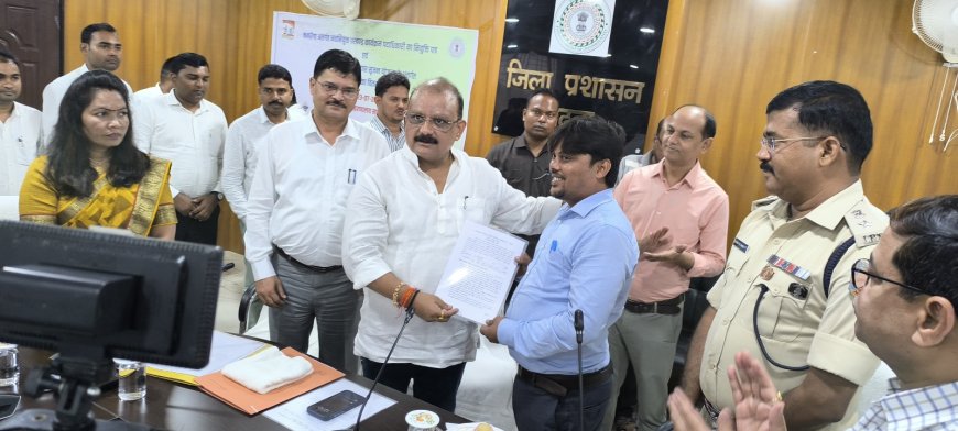 मंत्री ने किया नियुक्ति पत्र व लोन स्वीकृत पत्र का वितरण