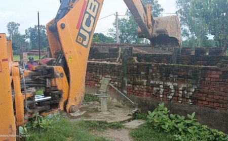 एन एच 75 फोरलेन निर्माण कार्य के लिए प्रशासन का चला बुलडोजर