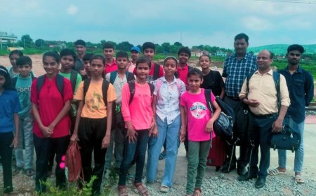 गढ़वा जिला टेबल टेनिस टीम जमशेदपुर के लिये रवाना