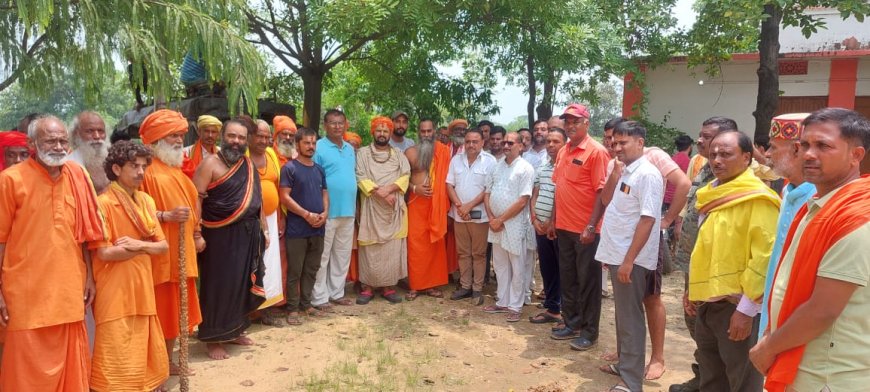 गुप्त काशी यात्रा में शामिल साधु संत और श्रद्धालु पहुंचे श्री बंशीधर नगर
