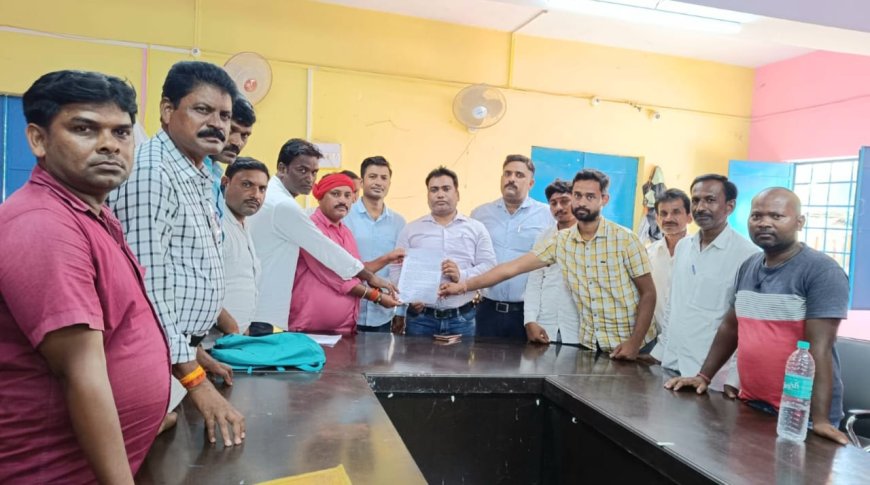 नपं के खिलाफ गोलबंद हुये वार्ड पार्षद, विभिन्न विकास योजनाओं में अनियमितता बरते जाने का लगाया आरोप