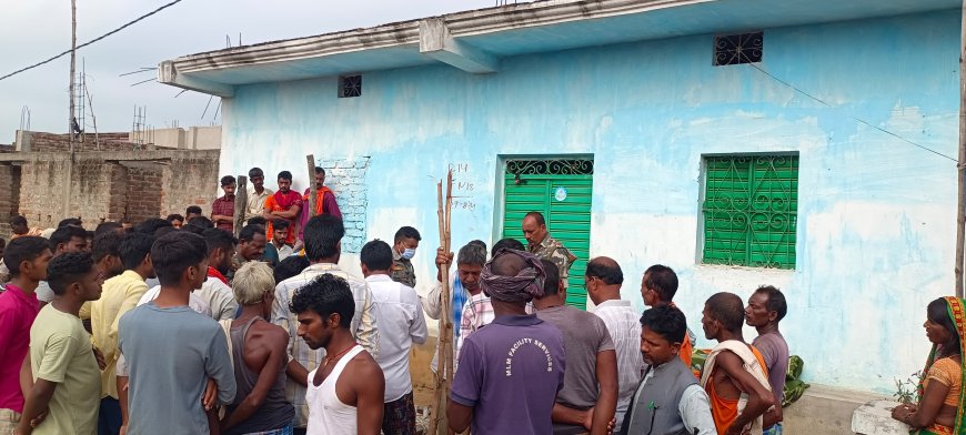 घर के बाहर सोए बुजुर्ग की लाठी से पीट पीट कर हत्या