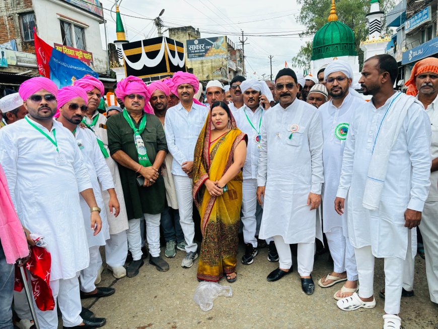 शांतिपूर्ण तरीके से निकाला गया जश्ने ईद मिलादुन्नबी का जुलूस