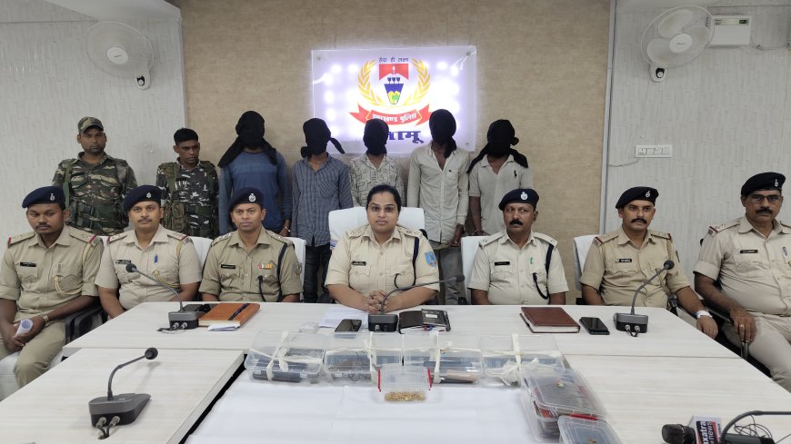 पेट्रोल पंप लूटने से पहले पांच लुटेरे गिरफ्तार, हथियार, गोली एवं 54 ग्राम सोना बरामद