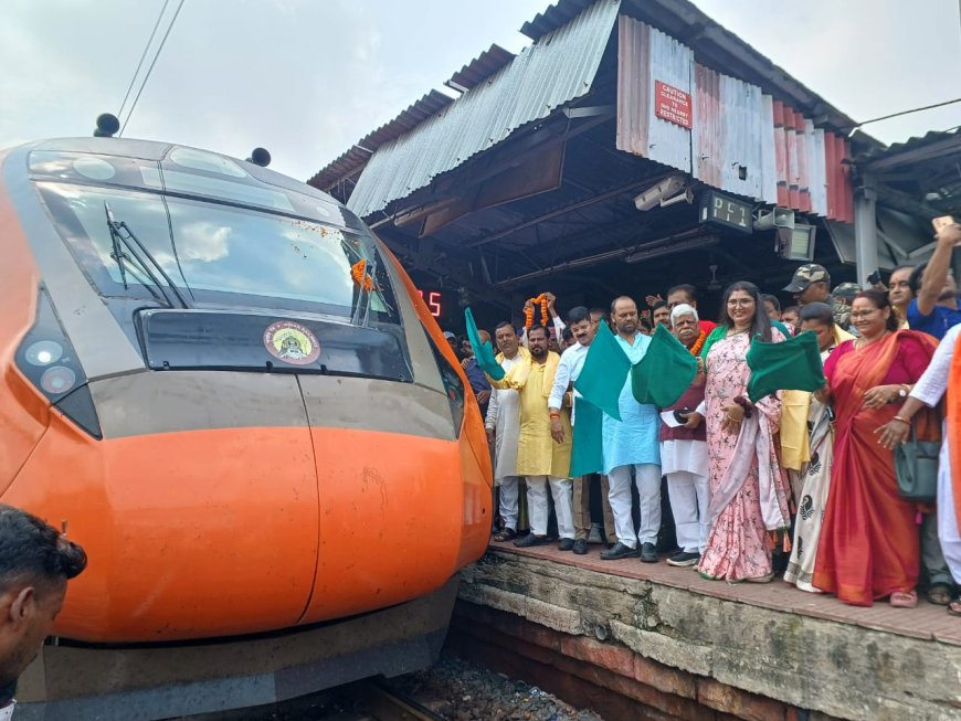 पलामू से होकर गुजरी वंदे भारत एक्सप्रेस, सांसद ने डालटनगंज में दिखाई हरी झंडी