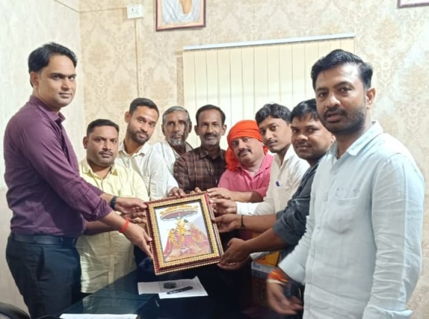 नपं के वार्ड पार्षदों ने कार्यपालक पदाधिकारी से की मुलाकात, समस्याओं से कराया अवगत