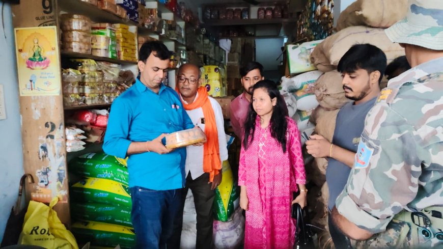 खाद्य सुरक्षा पदाधिकारी ने तीन दुकानों में की छापेमारी