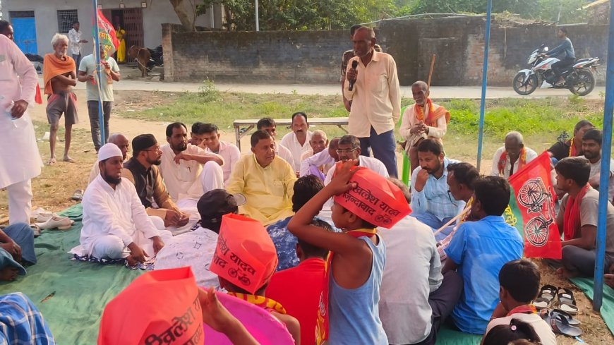 सोनभद्र के सपा सांसद ने गिरिनाथ सिंह के समर्थन में चलाया जनसंपर्क अभियान