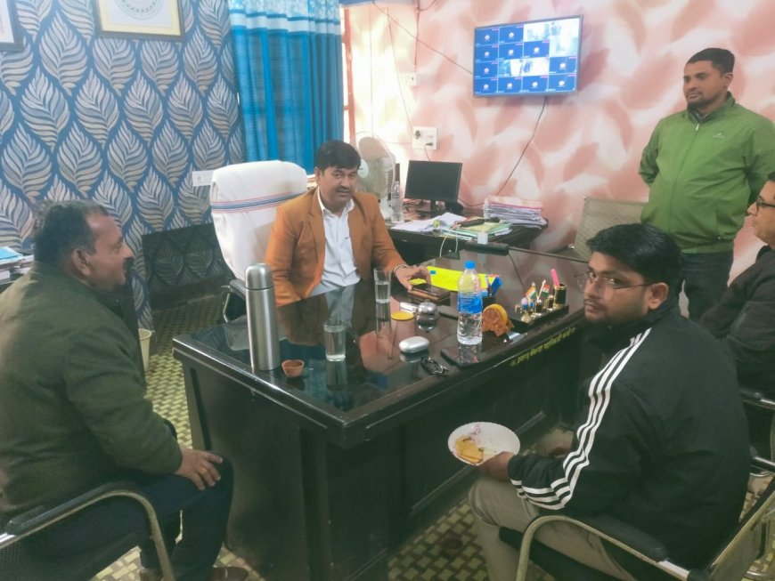 एसडीओ ने प्रखंड कार्यालय का किया औचक निरीक्षण
