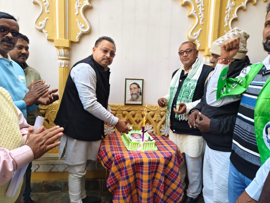 झामुमो ने मनाया दिशोम गुरु शिबू सोरेन का 81 वां जन्मदिन