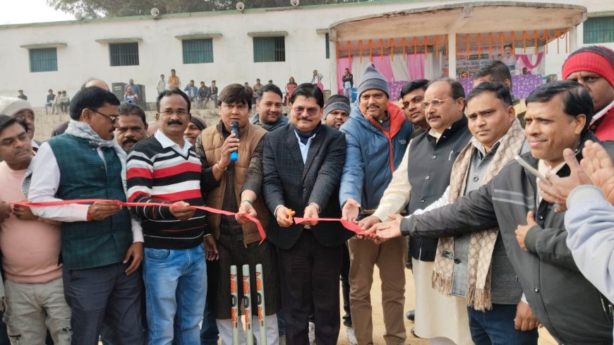 डीसी ने मेराल में स्वतंत्रता सेनानी स्व. कौशल कुमार ठाकुर क्रिकेट टूर्नामेंट का किया उद्घाटन