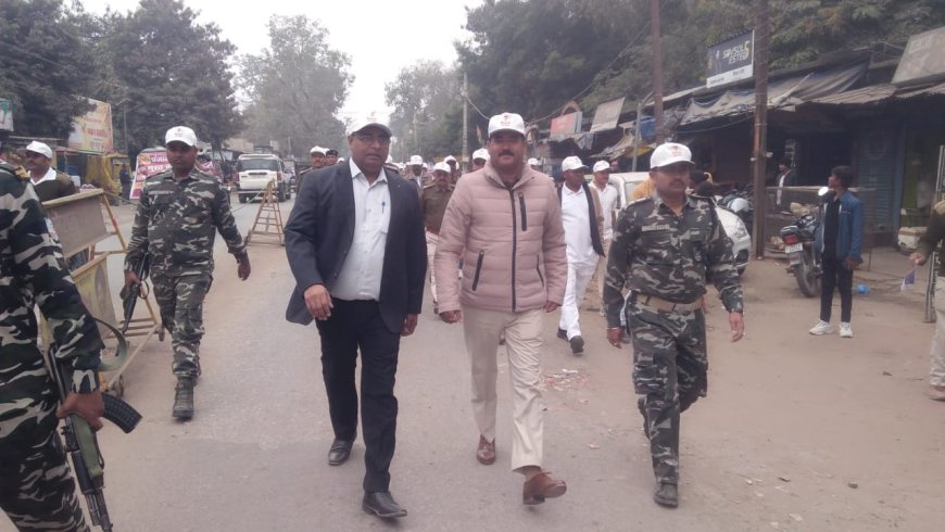 पुलिस ने निकाला सड़क सुरक्षा जागरूकता मार्च