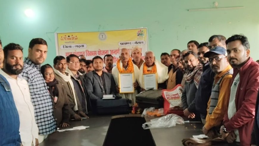 दो सेवानिवृत पंचायत सचिव को दी गई भाव पूर्ण विदाई
