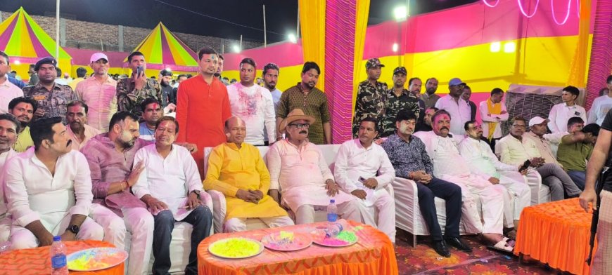 पूर्व मंत्री के आवास पर होली मिलन समारोह आयोजित