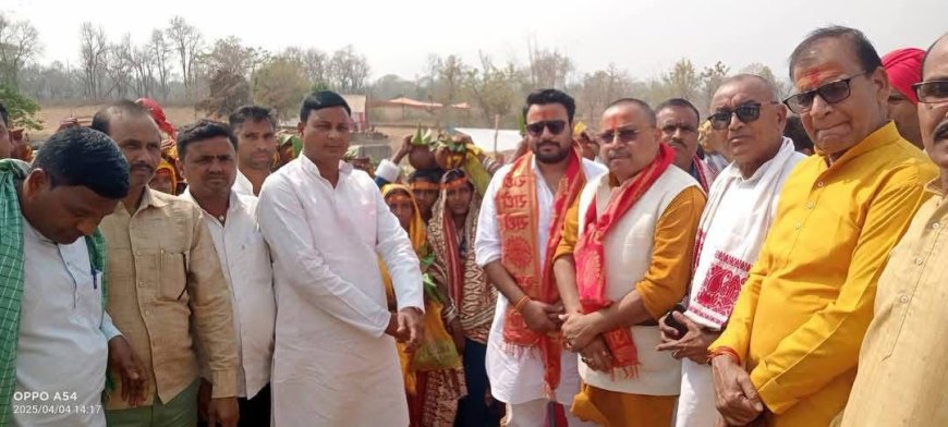 भव्य कलश यात्रा के साथ श्री लक्ष्मीनारायण महायज्ञ शुरू