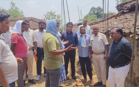 एसडीओ ने की अबुआ आवास योजना में हुई गड़बड़ी की जांच