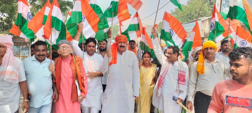 ऑपरेशन सिंदूर की सफलता पर विश्रामपुर में निकला तिरंगा यात्रा, सैकड़ों भाजपाई हुये शामिल