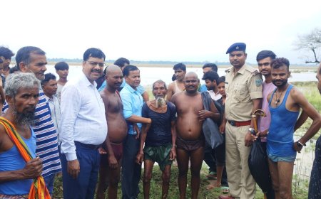 बाढ़ में फंसे वृद्ध व्यक्ति का सुरक्षित रेस्क्यू, प्रशासन ने बढते जलस्तर पर किया अलर्ट