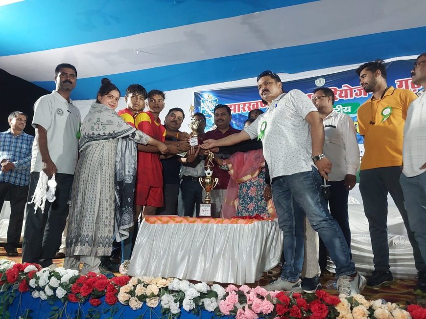 जिला स्तरीय अंडर-17 फुटबॉल मैच के फाईनल में रंका बना चैम्पियन, प्रमंडल स्तर पर करेगा गढ़वा का प्रतिनिधित्व