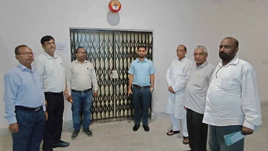 डीसी ने गढ़वा में ईवीएम वेयरहाउस का किया निरीक्षण, चुनावी तैयारियों को लेकर दिये कड़े निर्देश