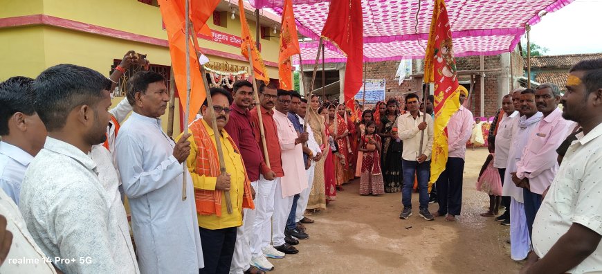 भव्य कलश यात्रा में उमड़ी भीड़