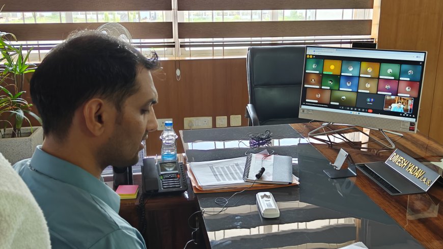 बेहतर डिजिटल सेवाएं प्रदान करने को तैयार डीसी ने की बैठक