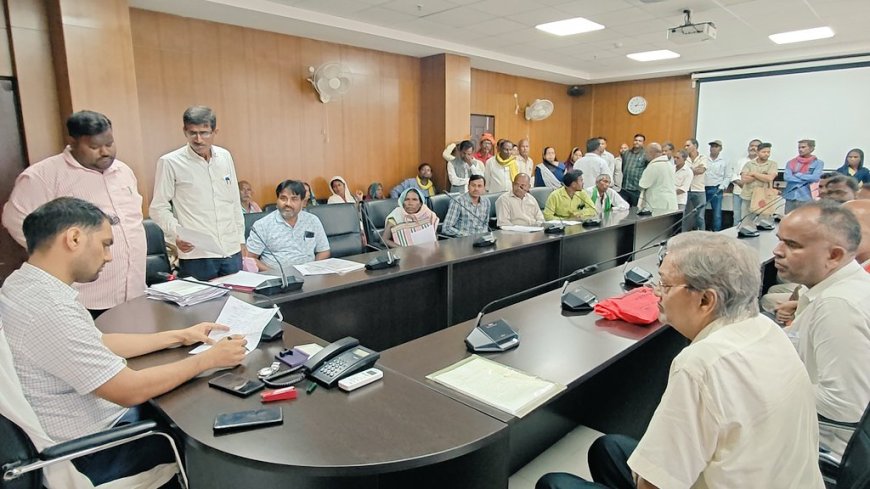 जनता दरबार में डीसी ने दिये आमजनों की समस्याओं पर त्वरित कार्रवाई के निर्देश