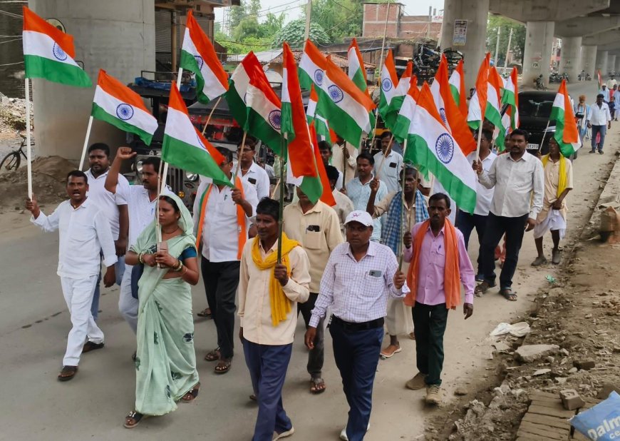मेराल में बीजेपी कार्यकर्ताओं ने निकाली तिरंगा यात्रा