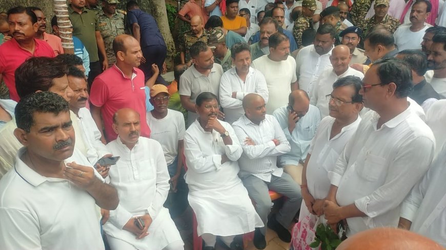आरएसएस के पूर्व विभाग संघ चालक का हुआ अंतिम संस्कार, अर्जुन मुंडा हुए शामिल