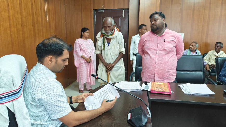 जनता दरबार में सुनी गई आम जन की पीड़ा, डीसी ने दिये त्वरित कार्रवाई के निर्देश