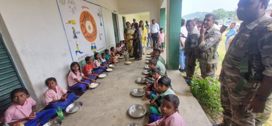 बिरजा स्कूल की व्यवस्था व मध्याह्न भोजन देखकर भड़की अध्यक्ष, शिक्षकों की लगाई क्लास