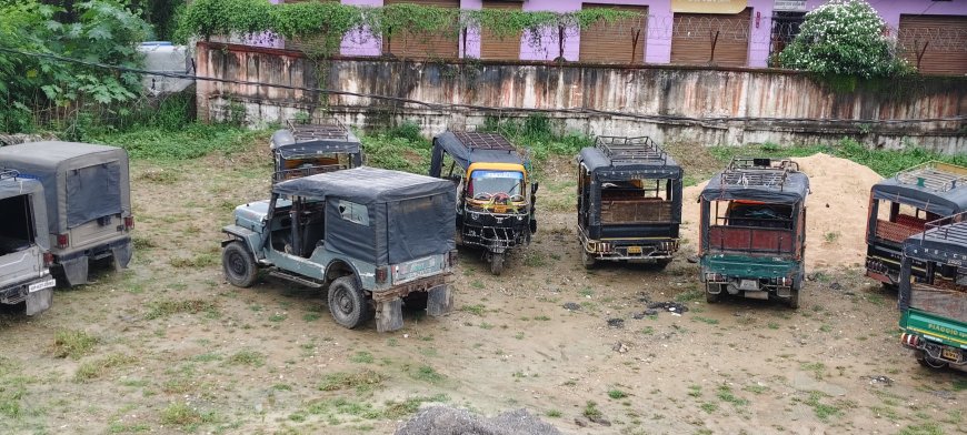 ओवरलोडिंग और ट्रैफिक जाम को लेकर दिख रही पुलिस की सख्ती, पकड़े गए कई वाहन