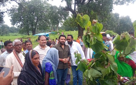 धुरकी में श्रद्धा और धूमधाम से मना कर्मा पूजा