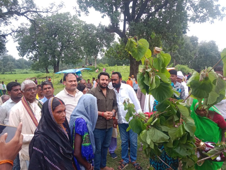 धुरकी में श्रद्धा और धूमधाम से मना कर्मा पूजा