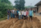 समाजसेवी ने जर्जर सड़क को बनवाया आवागमन योग्य