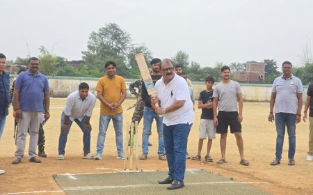 पूर्व मंत्री मिथिलेश ने क्रिकेट लीग का किया उद्घाटन