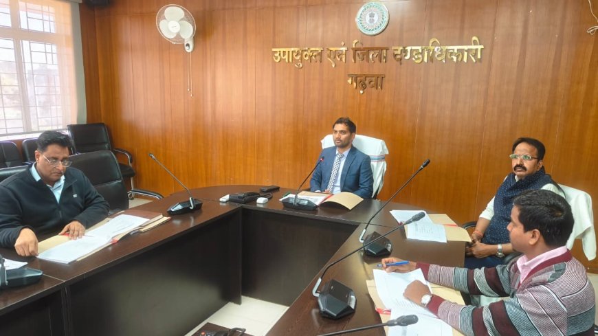 परिवहन विभाग की योजनाओं और राजस्व वसूली की समीक्षा, ग्रामीण बस सेवा में सुधार के निर्देश