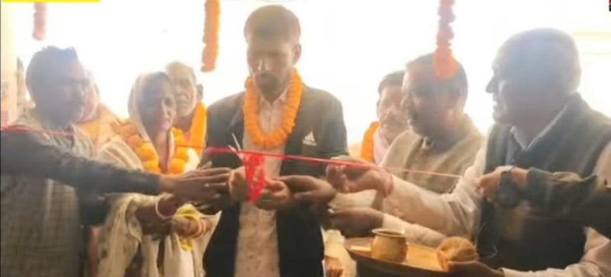 अध्यक्ष पद की प्रत्याशी रीना देवी के चुनाव कार्यालय का शुभारंभ