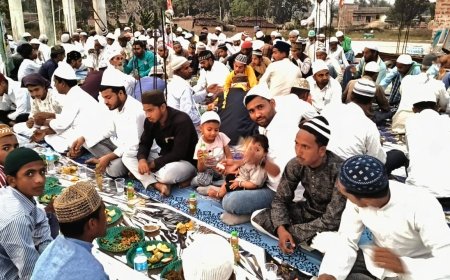 झामुमो के वरिष्ठ नेता राहत हुसैन के आवास पर दावत-ए-इफ्तार का आयोजन