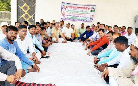 मनरेगा कर्मियों ने दी 12 से अनिश्चितकालीन हड़ताल की चेतावनी