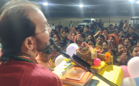 श्री रामलला मंदिर में धूमधाम से मनाया गया राम जन्मोत्सव, बच्चों में बांटे गये खिलौने