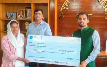 मार्टिंग कच्छप के परिजनों को प्रशासन ने प्रदान की राहत राशि
